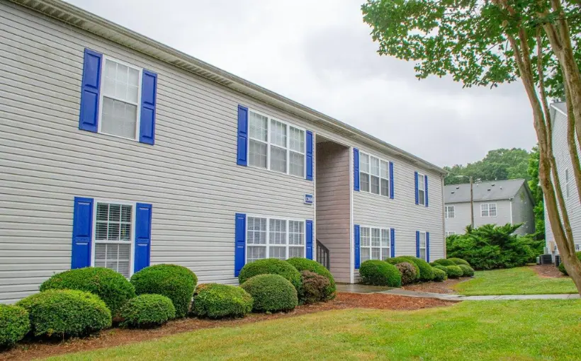 Rosewood Realty Group has closed the $16.5-million sale Chapel Hill Apartments in Greensboro, NC.