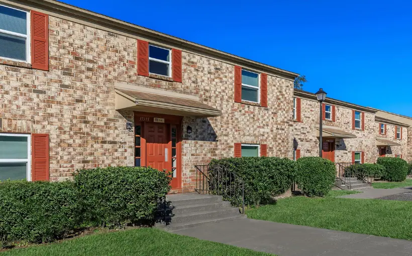 Boardwalk Wealth has purchased Eastwood Oaks Apartments in Hilliard, FL for $13.5 million.