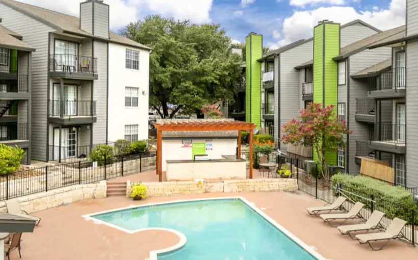 The Summit San Antonio 284-unit