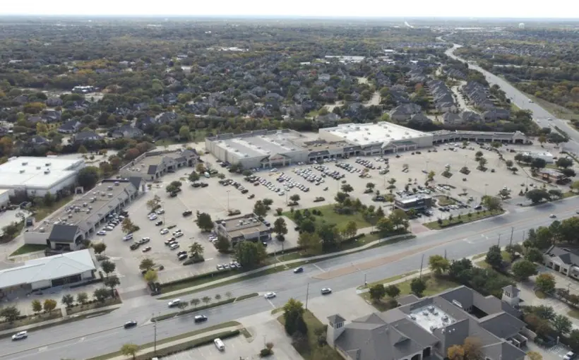 Dallas Texas Southlake Marketplace is getting will be getting redeveloped by SHOP development and 2GR Equity