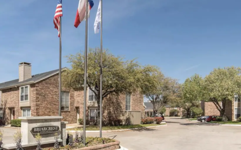 Dallas-area 238-unit Briarcrest sells to Phoenix crew