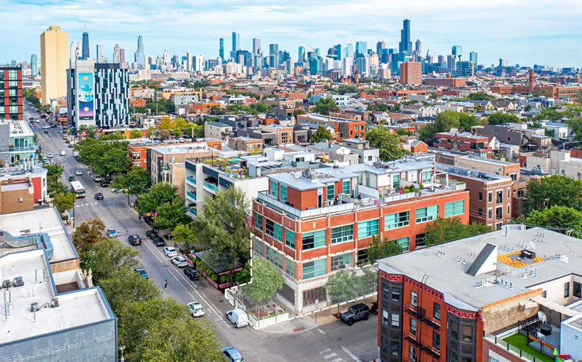 Greenstone Partners brokered the sale of a single-tenant retail condominium at 1725 W. Division St. in Chicago's Wicker Park neighborhood