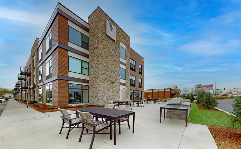 MZ Capital Partners has sold Vantage Naperville apartments to New York-based 601W Companies