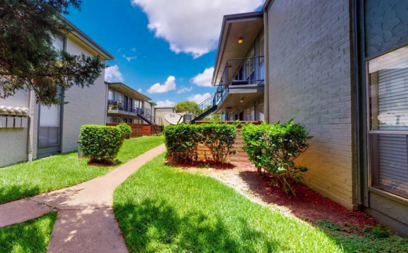 Berkadia Arranges Sale and Loan for Creekside Villas at Clear Lake