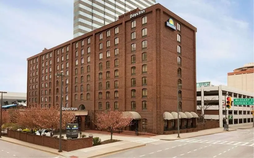 Mag Mile Capital has closed an 8.6-million bridge loan for a Days Inn hotel in downtown Baltimore, MD.