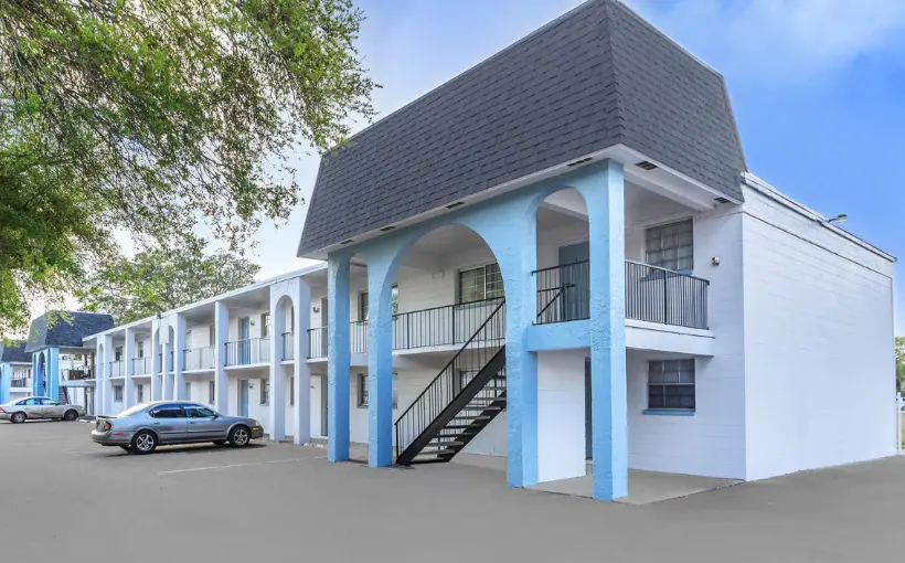 CBRE has arranged the $240-million sale of a 14-property multifamily portfolio with properties located in primarily FL’s central region.