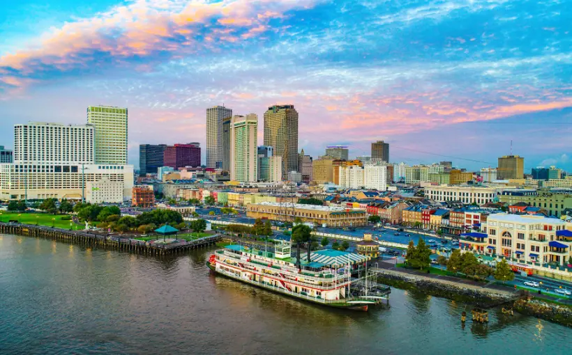 Rockstep Riverwalk, LLC, has acquired The Outlet Collection at Riverwalk in New Orleans, LA for $34 million from the Howard Hughes Corporation.