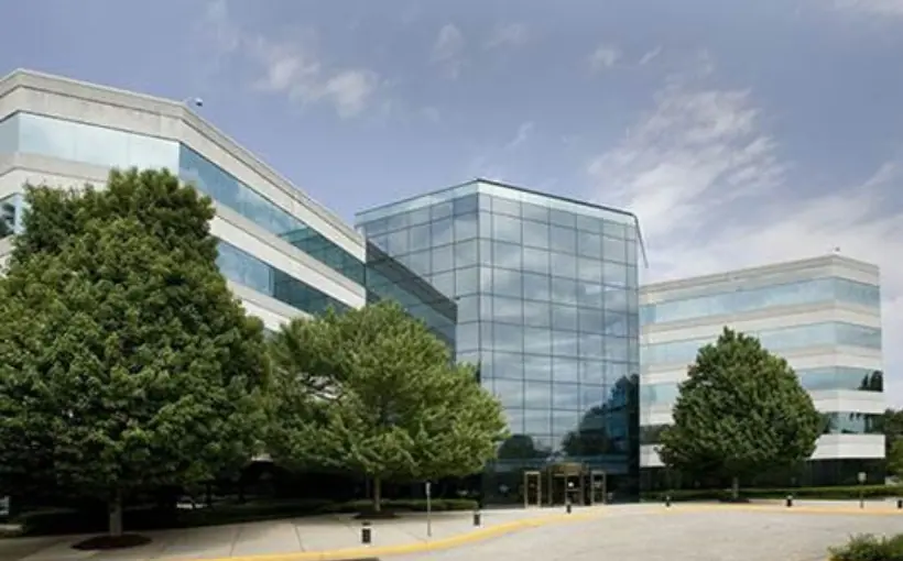 KBS has sold the Redwood Plaza office park in Fairfax, VA to Network Realty Partners for $24 million.