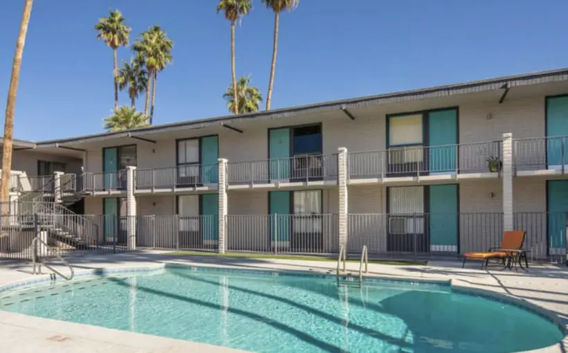 The 100 unit Summit at Thomas Sells for $21 Million
