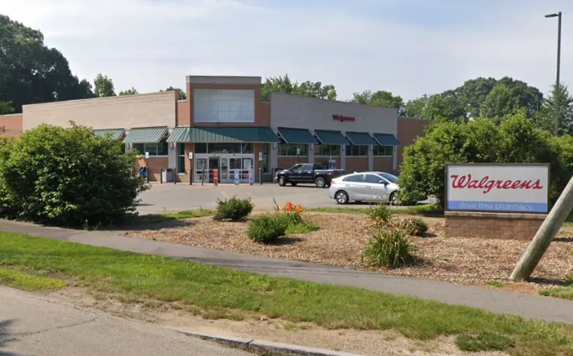 Quantum Real Estate Advisors, Inc., completed the $8.3-million sale of a single-tenant Walgreens in Lakeville, MA.