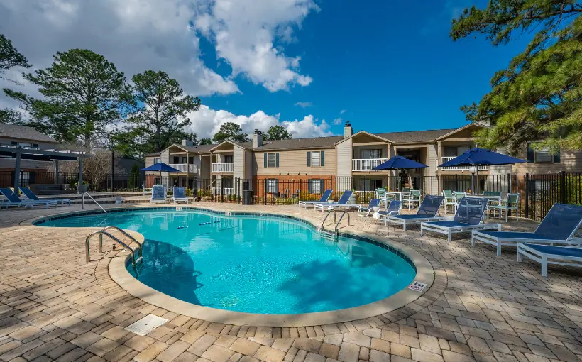 Highlands Vista Group has purchased a portfolio of three multifamilies in Mobile, AL from StoneRiver Group.