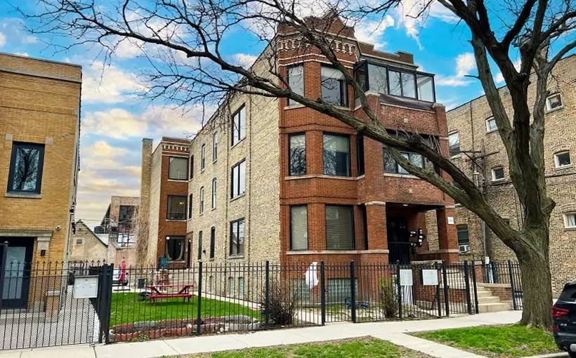 Interra Realty arranged the sale of a 15-unit multifamily portfolio in Chicago's Logan Square neighborhood