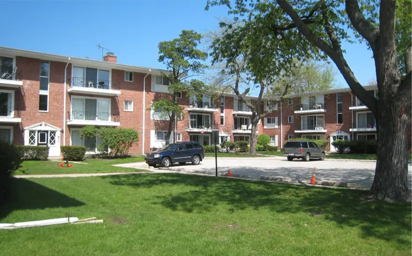 Peak Properties will now manage Old Orchard Residences, a five-building complex in Skokie, IL