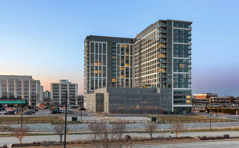 CHI One Oak Brook Commons Exterior Hines