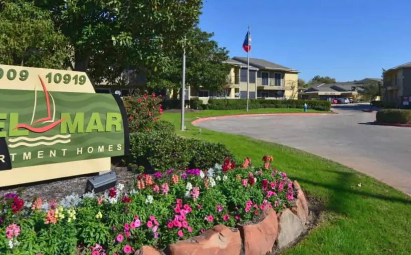544-unit Del Mar Apartments in Houston sold by Three Pillars in a 1031 exchange