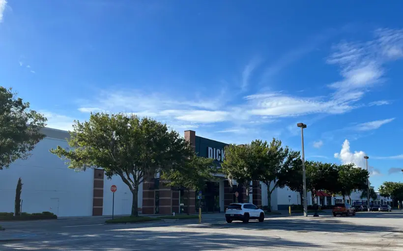 Limestone Asset Management has purchased the Millenia Plaza retail center in Orlando, FL for $74.1 million.