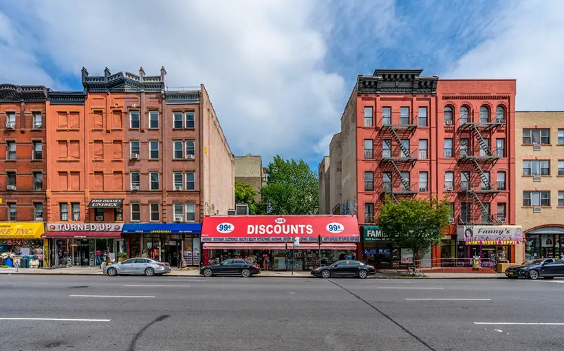Ariel Property Advisors arranged the sale of a development site in East Harlem to a buyer with plans for a 20-story mixed-use building