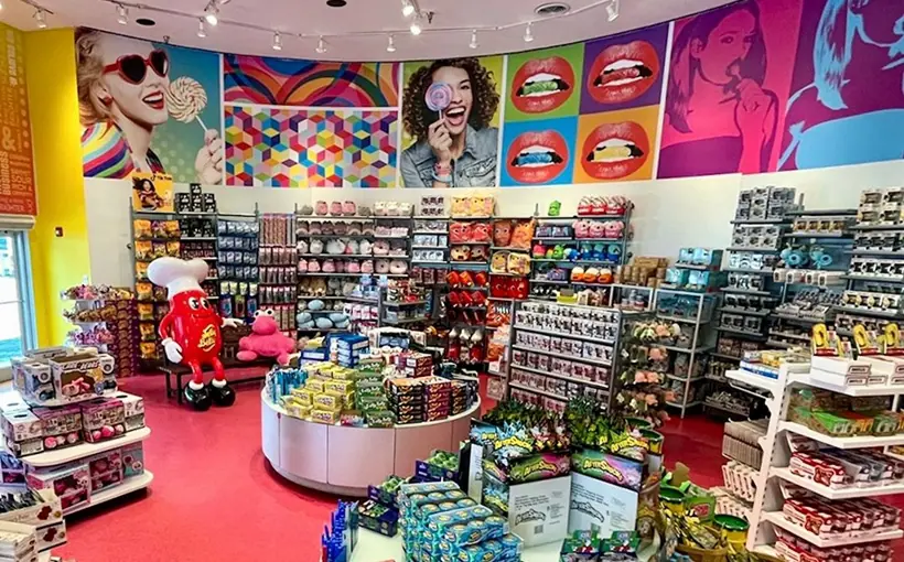 Candy store chain IT'SUGAR will lease space formerly occupied by Modell's in Times Square