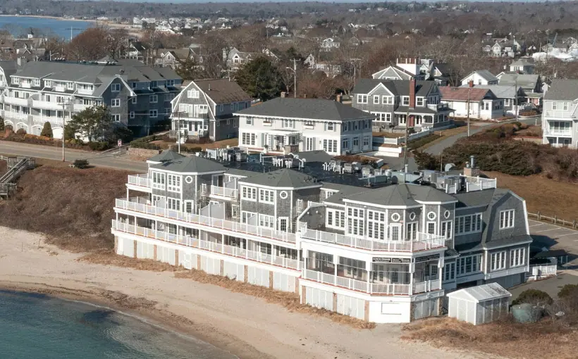 Senné has completed redevelopment of 286 Grande Avenue in Falmouth, MA, now a condo and restaurant mixed-used building.