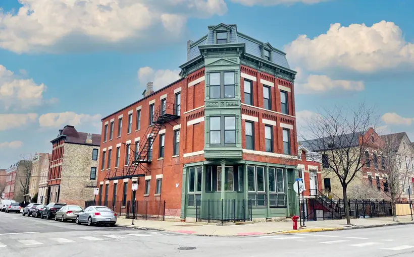 An apartment property in 1924 S. Loomis in Chicago's Pilsen neighborhood sold to a private buyer