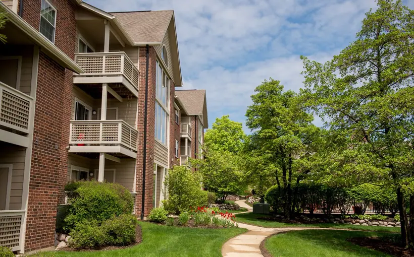 Morgan Properties acquired The Lakes of Schaumburg and two other Chicago-area apartment properties as part of a $410-million acquisition in the Midwest
