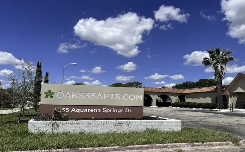 Oaks 35 Apartments offer studios, or adjoined studios near Texas State U.