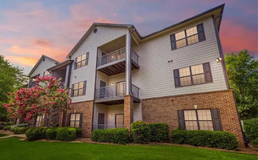 JLL has secured $262 million in debt and $40 million in equity for the refinancing of a six-property multi-housing portfolio on behalf of Carter Multifamily.