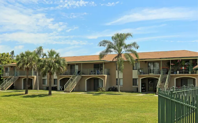 Topaz Capital Group, LLC, has purchased Paradise Cay Apartments in Melbourne, FL for $34 million.