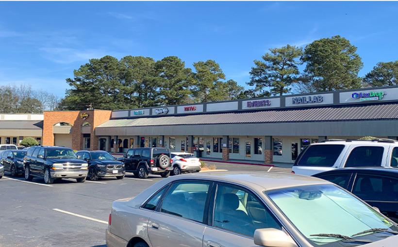 Stan Johnson Company has completed the $9.3-million sale of a multi-tenant retail portfolio in in Jonesboro, GA.
