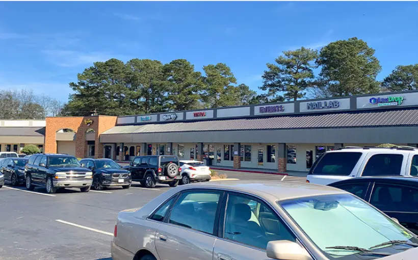 Stan Johnson Company has completed the $9.3-million sale of a multi-tenant retail portfolio in in Jonesboro, GA.