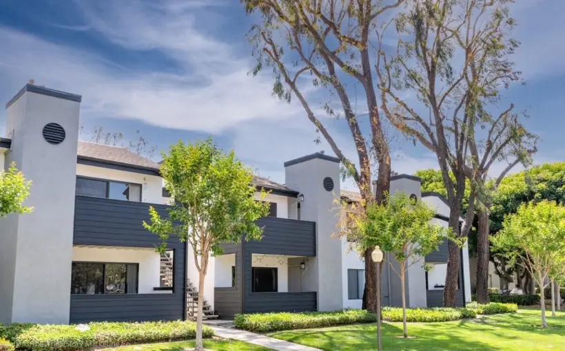 JLL Secures $75M Refinancing for Long Beach Apartment Community