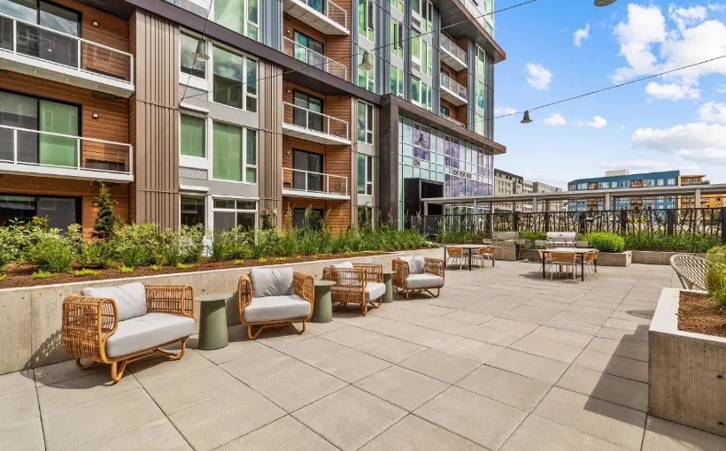 Verde at Esterra Park Net-Zero Project Opens in Redmond WA