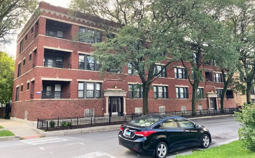 3137 W. Wellington Ave. on Chicago’s northwest side has sold to a California investor