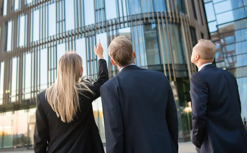 Learn about basic commercial real estate lease types such as full service, net and modified as well as their intended uses. 