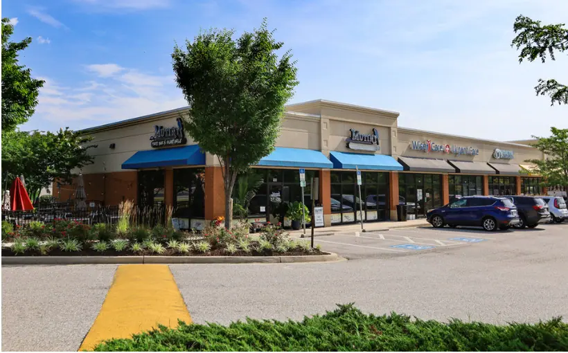 The Sherwin-Williams Company has signed a lease with St. John Properties, Inc., for space in the Magothy Beach Plaza in Anne Arundel County.