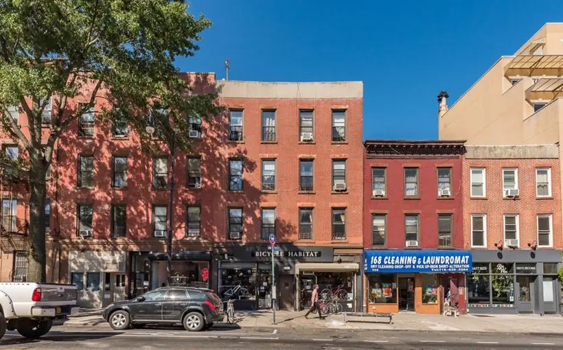 560 Vanderbilt Ave., a walk-up building in the Prospect Heights section of Brooklyn, has sold for $2.825 million