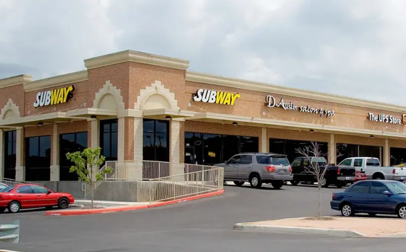 Schelin Uldricks secures $10.3 million refi for San Antonio shopping center