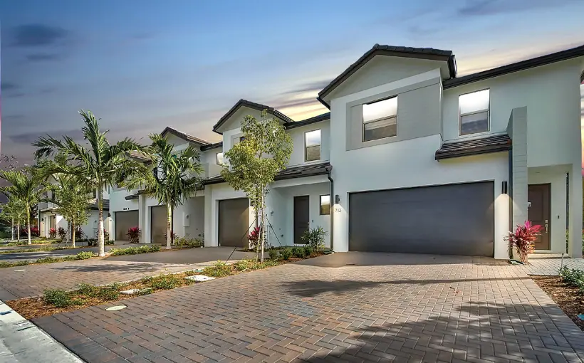 Pulso Capital Group has purchased Stellar at Palm Aire townhome community in Pompano Beach, FL for $21.5 million.
