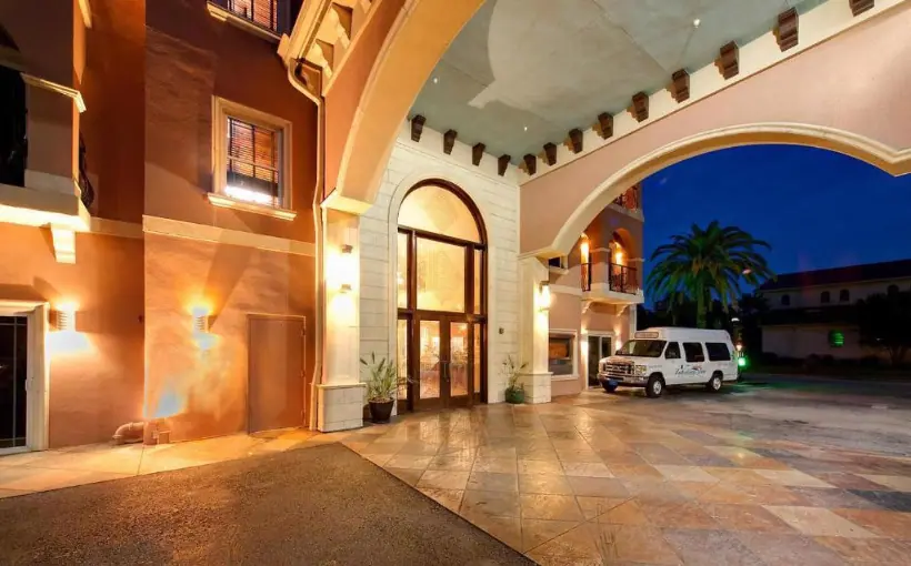 Marcus & Millichap has completed the $10-million sale of the Tahitian Inn Boutique Hotel in Tampa, FL.