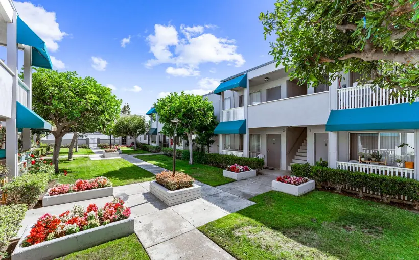 CBRE Arranges $18.5M Sale of Costa Mesa Apartment Complex