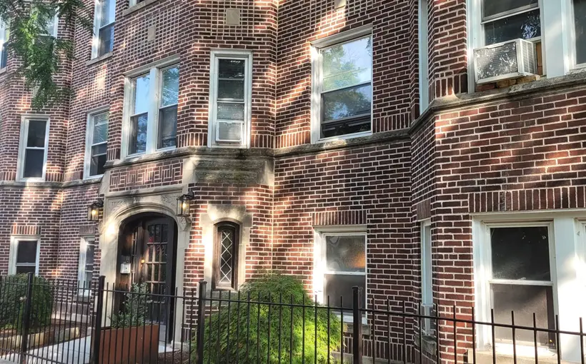 1634-38 W. Granville/6205-6211 N. Paulina Ave. is a 22-unti apartment property in Chicago's Edgewater neighborhood
