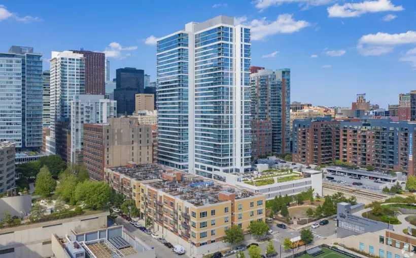 The new ownership of Alta Roosevelt in Chicago's South Loop will rebrand the 496-unit apartment property as The Elle