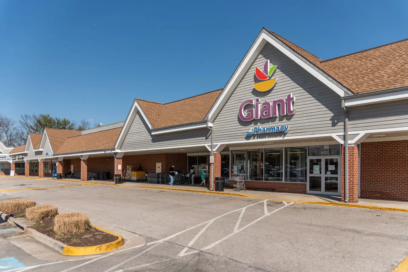 ShopOne Centers REIT Inc., and its JV partners have acquired Lake Ridge Commons shopping center in Woodbridge, VA.