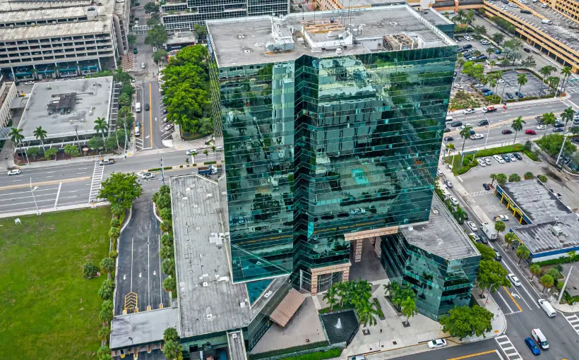 NAI/Merin Hunter Codman and West Marine have signed an agreement for the latter to lease 50,000 square feet at 1 East Broward in Fort Lauderdale, FL.