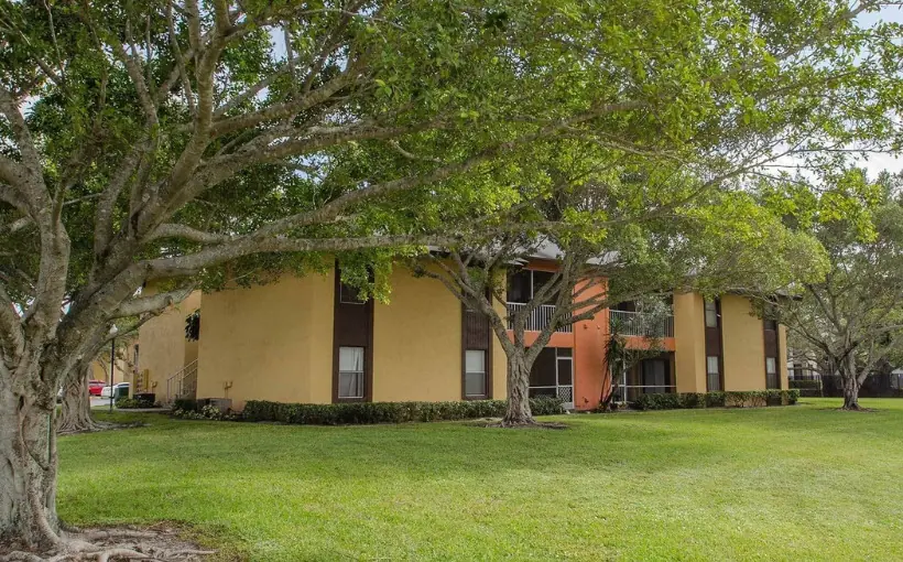Advenir has secured $93.6-million loan to refinance Advenir at Banyan Lake and Advenir at La Costa communities in Boynton Beach, FL.
