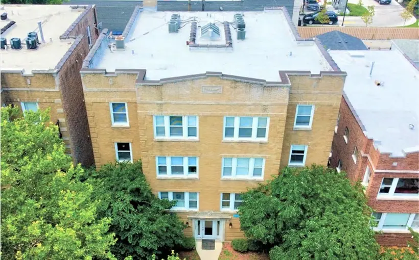6118 N. Claremont Ave. is a seven-unit multifamily property in Chicago’s West Ridge neighborhood