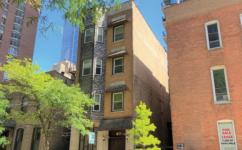 Essex Realty Group arranged the sale of 67 W. Chestnut St., a rare middle-market multifamily property in Chicago’s Near North District