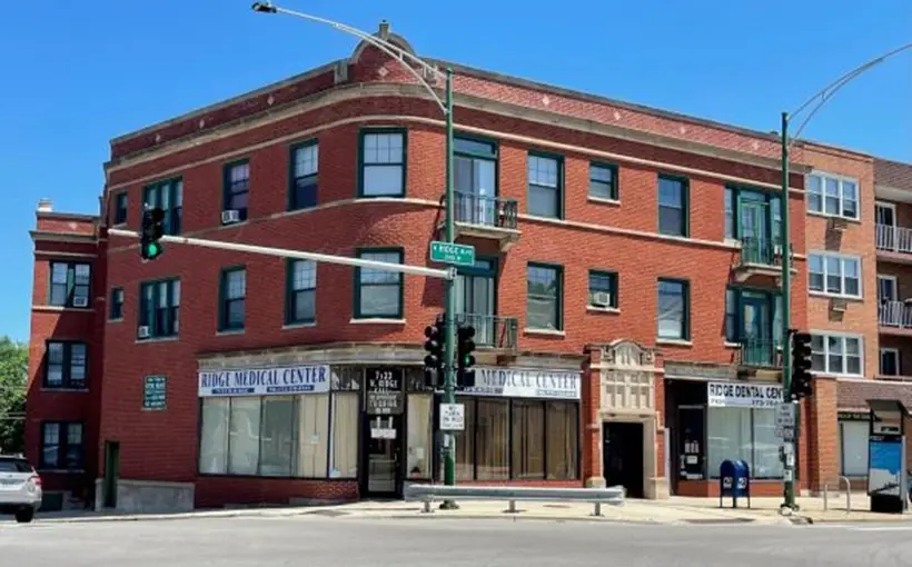 7131 Ridge Blvd is a 22-unit apartment and retail property in Chicago