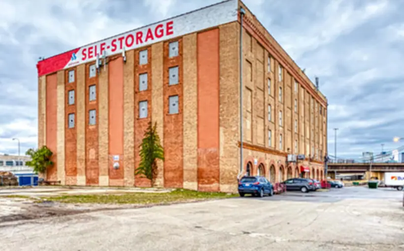 This multi-story self-storage facility is located at 1601 S. Canal St. on Chicago's Near South Side