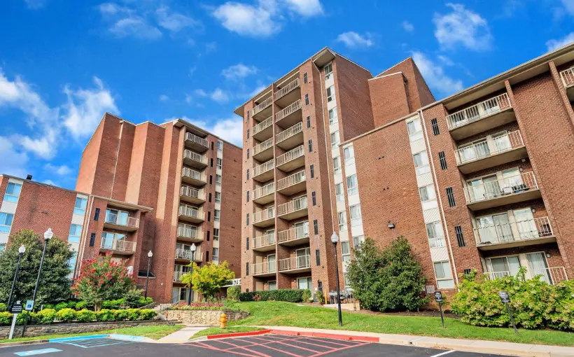 Excelsa Properties has purchased Columbia Pointe apartments in Columbia, MD for $78 million.